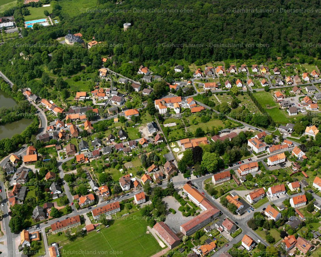 2638122 | LIEBENBURG 09.06.2006 Von Wald und Forstgebieten umgebener Ortskern der Straßen und Häuser und Wohngebiete in Liebenburg im Bundesland Niedersachsen, Deutschland // Surrounded by forest and forest areas center of the streets and houses and residential areas in Liebenburg in the state Lower Saxony, Germany Foto: Gerhard Launer