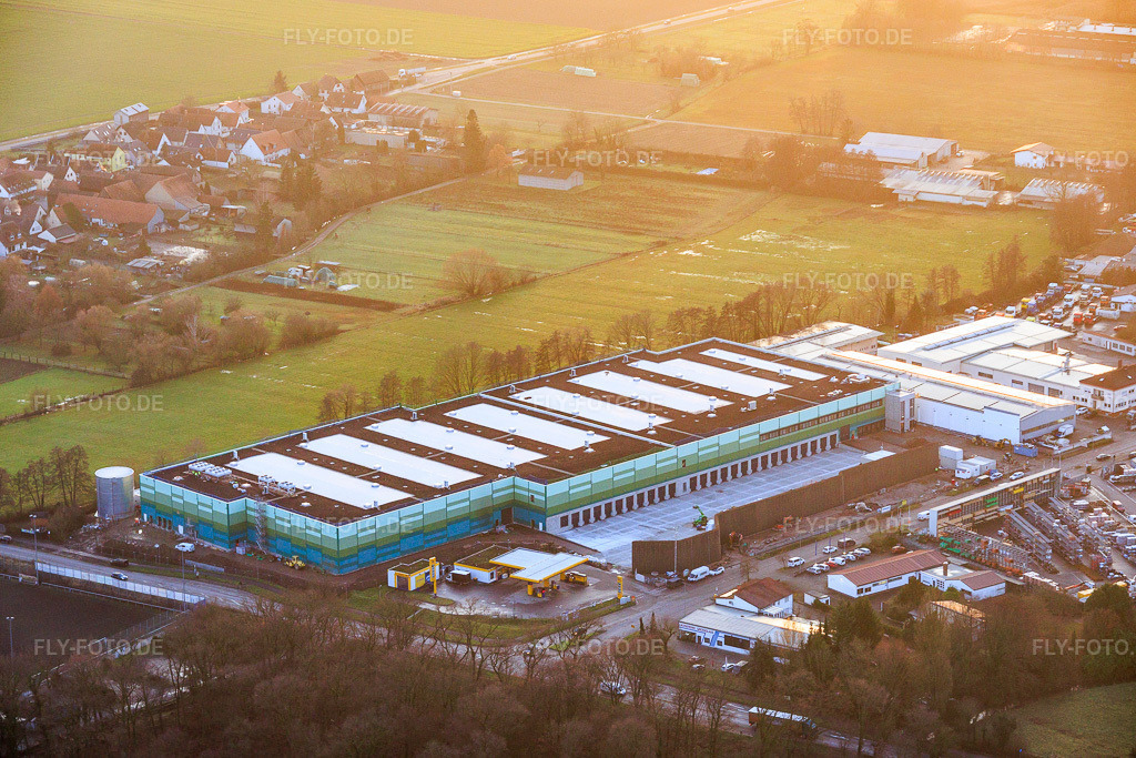 Luftbild: Neubau des Logistikpark der HANSAINVEST und DFI-Real-Estate Kandel für FRISCHEPLATTFORM SÜDWEST der Gemüsering Stuttgart GmbH im Ortsteil Minderslachen in Kandel im Bundesland Rheinland-Pfalz in Deutschland. – Foto: IMG_152137.jpg vom 12.12.2025 durch Werner Riehm/FLY-FOTO.de – Auflösung des Originals: 5840 x 3894 px – Entdecke HANSAINVEST | Kapital-verwaltungs-gesellschaft: Hansainvest – Gemüsering Stuttgart: Gemüseanbau, Obst und Gemüseproduktion, Foodservice – Unternehmensgruppe Hagedorn – dd-baumanagement.de – BREMER SE – k-eins architekturbüro GmbH Berlin Berlin – Immobilienprojekte | Baron Equity GmbH | Grünwald – DFI Real Estate - Driving Future Innovation