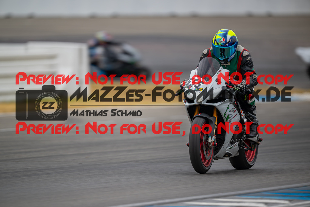 MaZZes-Fotomatrix-20260809-575481 | R1