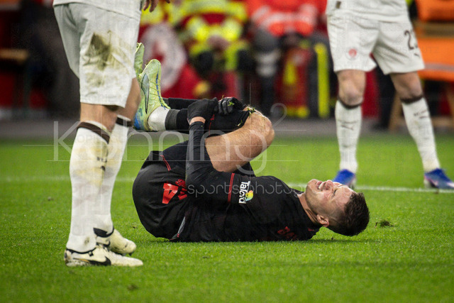 Bayer 04 Leverkusen vs. FC St. Pauli, 03.02.2026 | LEVERKUSEN, GERMANY - FEBRUARY 3:  Patrik Schick (Bayer 04 Leverkusen, 14) has pain after a foul during the DFB Cup quarter-final match Bayer 04 Leverkusen vs. FC St. Pauli at BayArena on February 3, 2026 in Leverkusen, Germany. (Photo by Axel Kohring/Beautiful Sports Int.)DFL REGULATIONS PROHIBIT ANY USE OF PHOTOGRAPHS AS IMAGE SEQUENCES AND/OR QUASI-VIDEO.