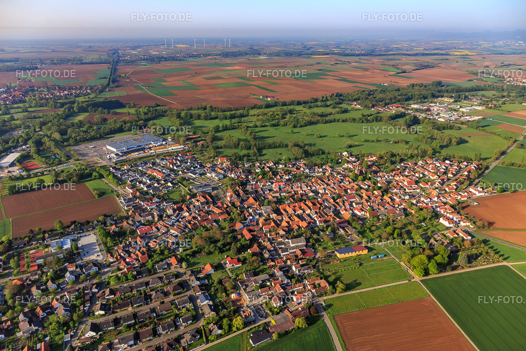 Dorfübersicht von Norden | Luftbild: Dorfübersicht von Norden in Rohrbach im Bundesland Rheinland-Pfalz in Deutschland. Foto: IMG_113941.jpg vom 01.05.2019 durch Werner Riehm/FLY-FOTO.de - Realisiert mit Pictrs.com