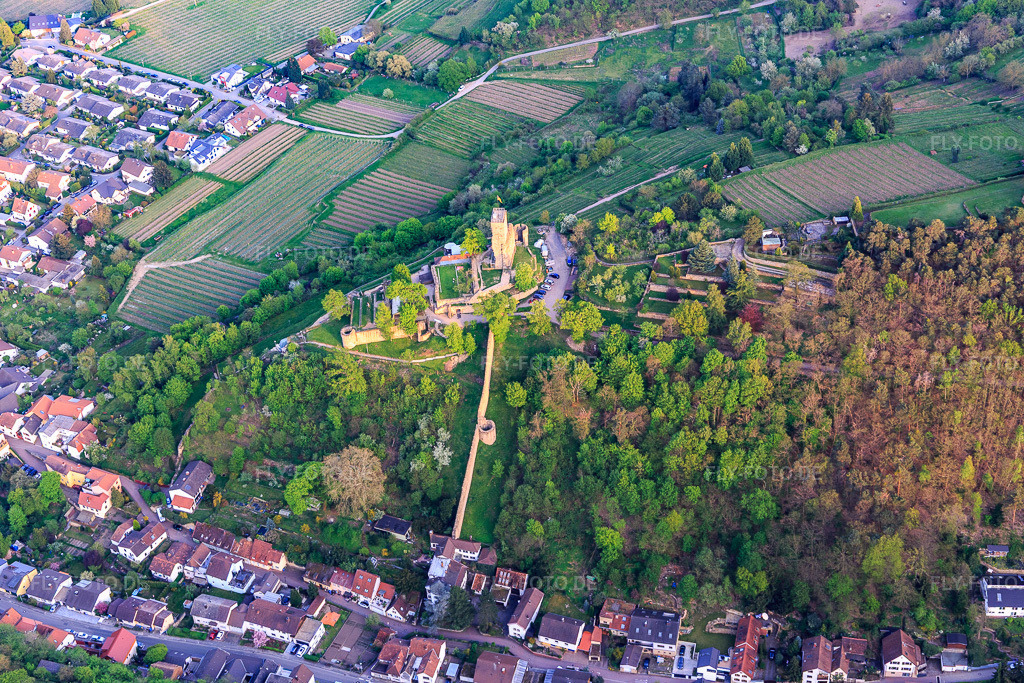 Luftbild: Wehrmauer zur Wachtenburg (Ruine 