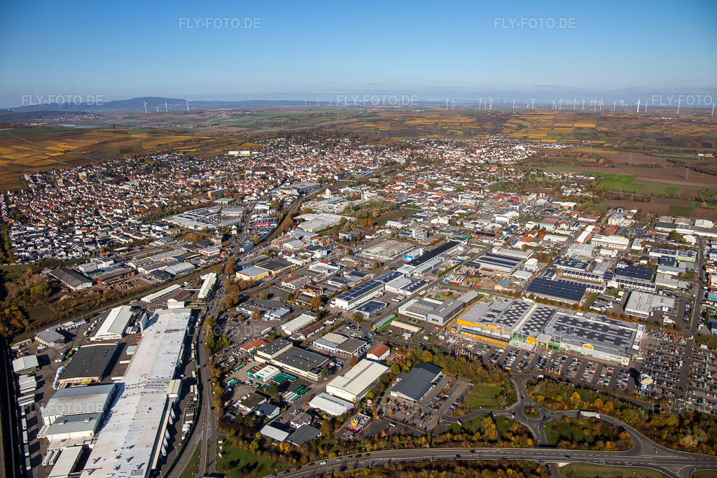 Luftbild: Werksgelände Aafes Europa in Grünstadt im Bundesland Rheinland-Pfalz in Deutschland. Foto: IMG_123543.jpg vom 31.10.2020 durch Werner Riehm/FLY-FOTO.de