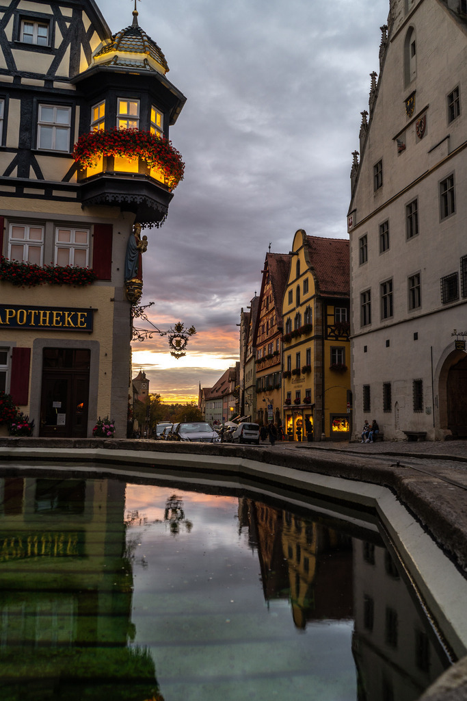 DSC08389 | Rothenburg ob der Tauber. Nur hier gibt es Exklusive und passend zur Jahreszeit Ihr Wandbild, T-Shirt, Tasse und alles was das Rothenburg Herz begehrt. - Realisiert mit Pictrs.com