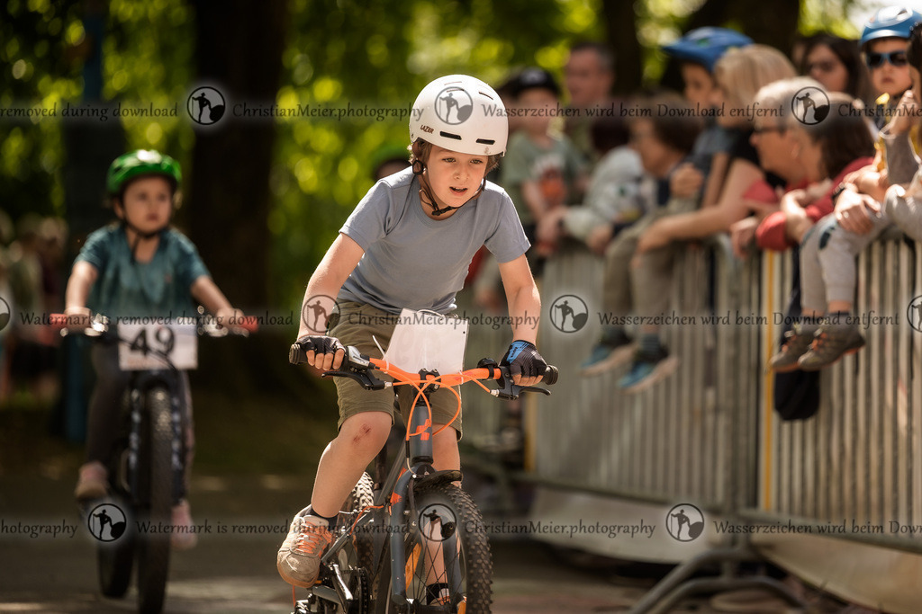 Eierlesen 2026 | Sie wurden bei einem Event oder Sportanlass fotografiert? Hier finden sie ihre Bilder! - Realisiert mit Pictrs.com