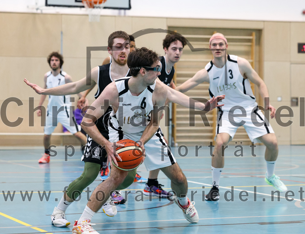 2023-03-26_060_TSV_Vaterstetten_gegen_Wacker_Knights_Burghausen | Vaterstetten, Deutschland, 26.03.2023:
Basketball, Bayernliga Herren Südost 2022 / 2023, 17. Spieltag, TSV Vaterstetten gegen Wacker Knights Burghausen, Endergebnis: 

Maximilian Rothe (TSV Vaterstetten, #6), F. Sutur (TSV Vaterstetten, #3)

Foto: Christian Riedel / fotografie-riedel.net