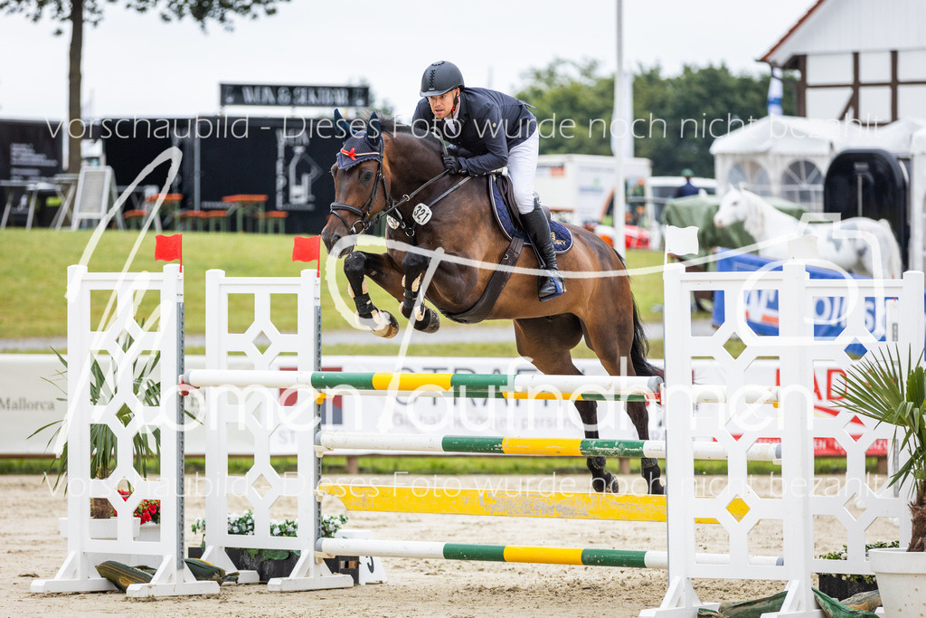 BHO-2PhSpr-M-188 | MomenTaufnahmen Pferdesportfotos