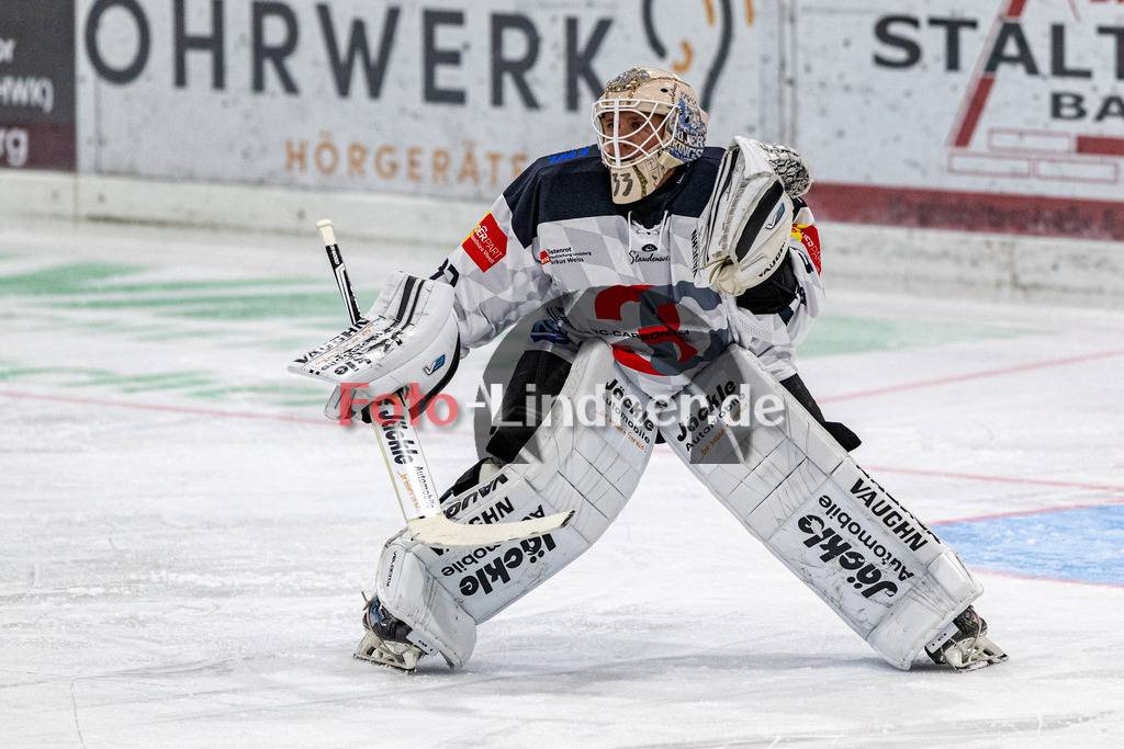 TSV Peißenberg Miners vs HC Landsberg Riverkings | Eishockey Bayernliga 2023/2024, TSV Peißenberg Miners vs HC Landsberg Riverkings,
Michael GÜßBACHER (HCL Goali 33) in Aktion,
2023-10-22 in Peißenberg (Eisstadion)
33 Michael GÜßBACHER (HCL Goali 33)
Copyright: WolfgangxLindner sportworld