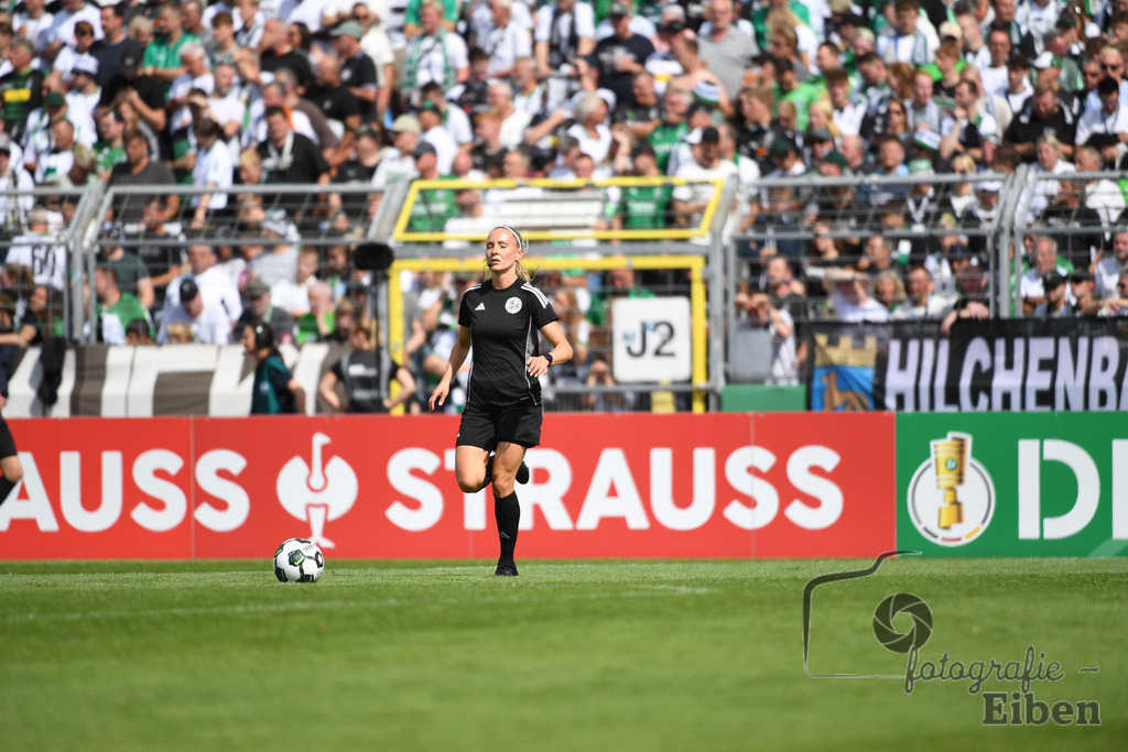SV Atlas-Delmenhorst-Borussia Mönchengladbach | DFB-Pokal 1. Runde;SV Atlas Delmenhorst (gelb)-Borussia Mönchengladbach (schwarz) am 17.08.2025 in Oldenburg (Marschweg-Stadion), Photo: Philip Eiben 2025 - Realisiert mit Pictrs.com