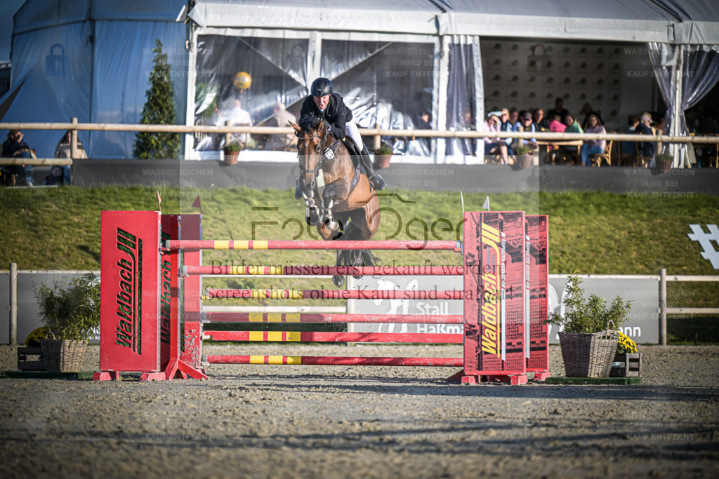 DOS_2124 | Entdecke hochwertige Reitturnierfotos von Foto Oger. Professionell, emotional und authentisch – jetzt Lieblingsmomente im Shop bestellen. - Realisiert mit Pictrs.com