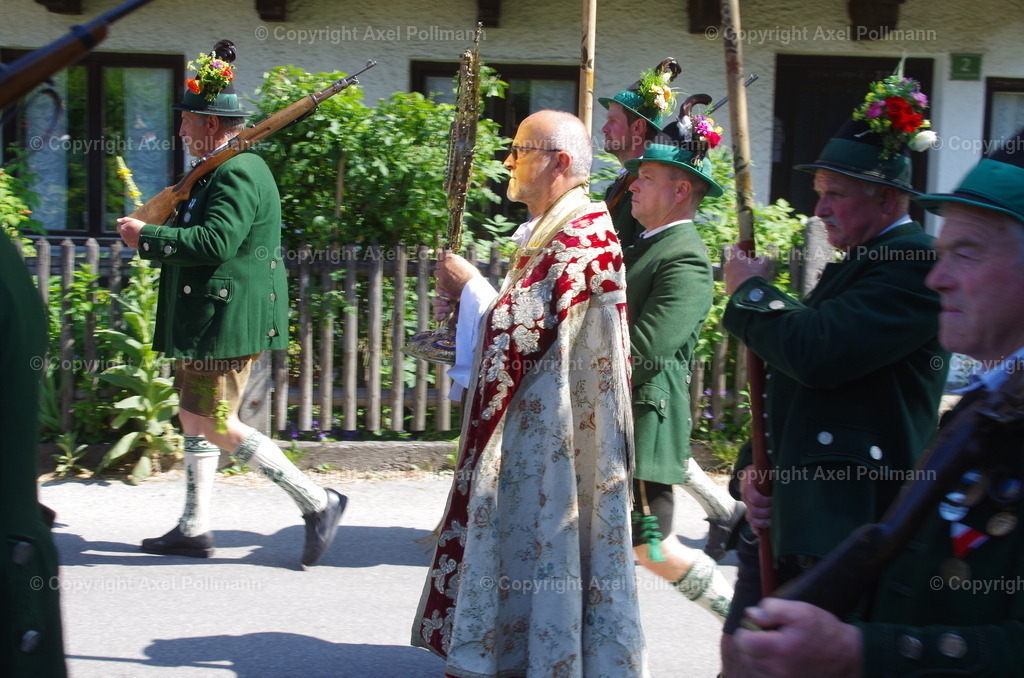 IMGP4194 | fotografiert von Axel PollmannLeonhardi Wallfahrt Benediktbeuern und Murnau, Fronleichnam, Fasching, Landschaft im Loisachtal und Benediktbeuern  - Realisiert mit Pictrs.com