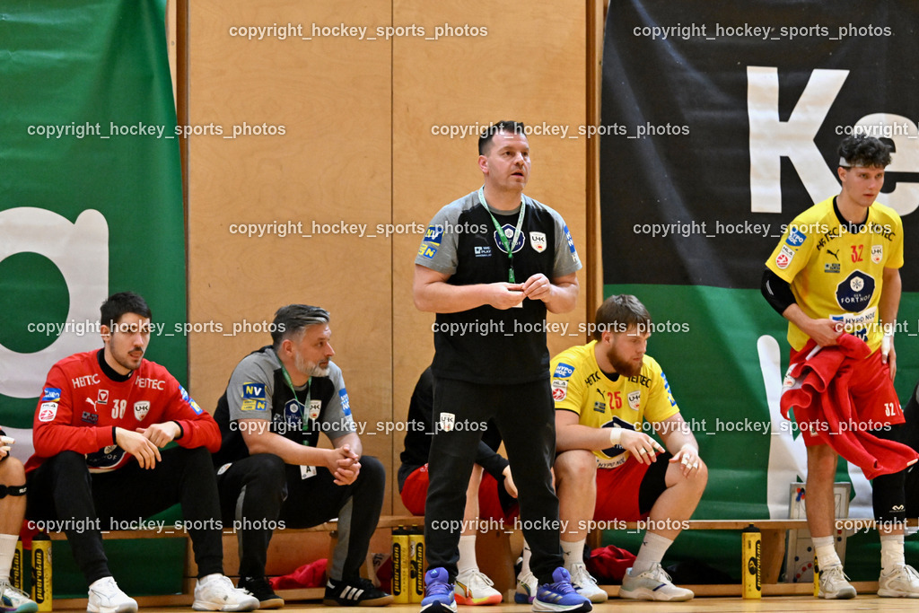 SC Ferlach vs. UHK Krems | Tormanntrainer UHK KREMS FILZWIESER Wolfgang, #25 Kastenhuber Leon UHK KREMS, #32 HOFMANN Paul UHK KREMS, #38 HÖLLERER Matthias UHK KREMS, Headcoach UHK KREMS THAQI Ibish, Spielerbank UHK Krems, SC Ferlach vs. UHK Krems, SC Ferlach vs. UHK Krems am 02.05.2026 in Ferlach (Ballspielhalle Ferlach), Austria, (Photo by Bernd Stefan)