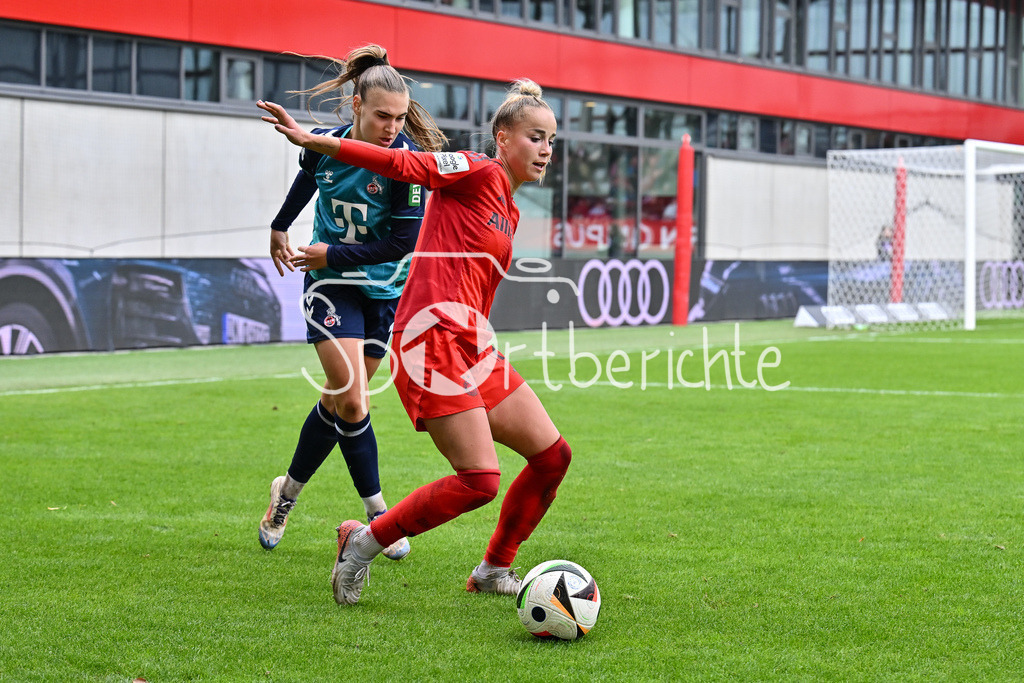 FC Bayern München Frauen - TSG 1899 Hoffenheim Frauen | im Duell Alena BIENZ (1. FC Koeln Frauen #11) und Giulia GWINN (FCB #7) / zweikampf / Frauen Bundesliga: FC Bayern München Frauen - 1. FC Köln Frauen, FC Bayern Campus am 05.10.2024