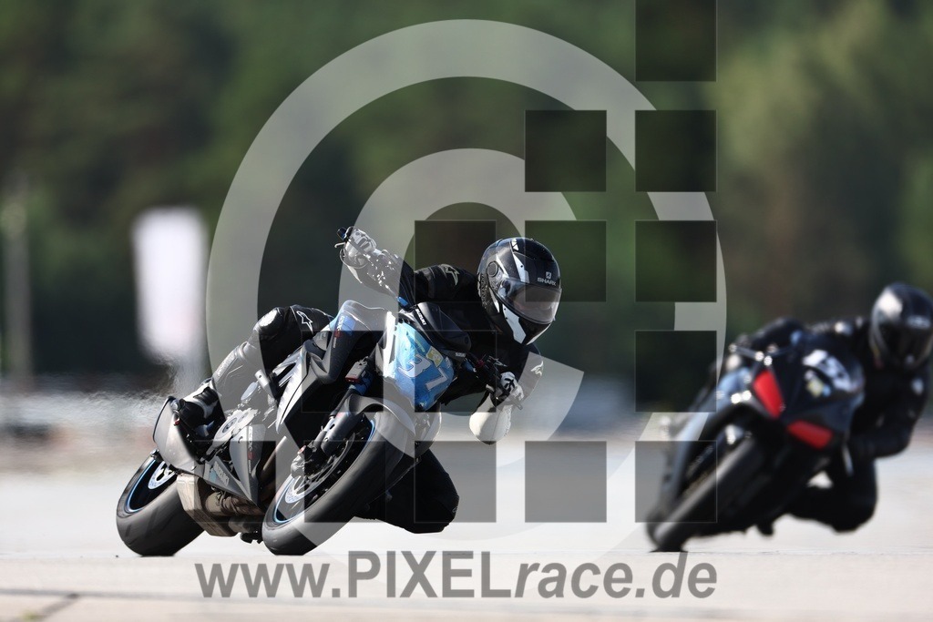0037-20240707_04676 | Schöne Erinnerungen an spannende Momente - das festzuhalten ist unser Job. PIXELrace.de ist seit 2003 auf den Rennstrecken Europas unterwegs um die Action draußen beim Fahren und die wunderbare Stimmung imm Fahrerlager für euch einzufangen.