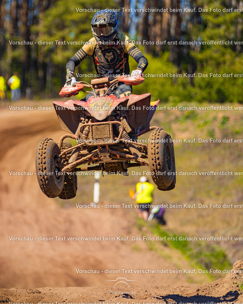 20260501_MCWriezen-2794 | Sportfotografin aus Berlin-Brandenburg mit Fokus auf Motocross. Ich halte deine sportliche Leistung und echte Emotionen auf und neben der Strecke professionell fest. Entdecke die Fotos von deinem Rennen und bestelle sie direkt hier im Shop.
