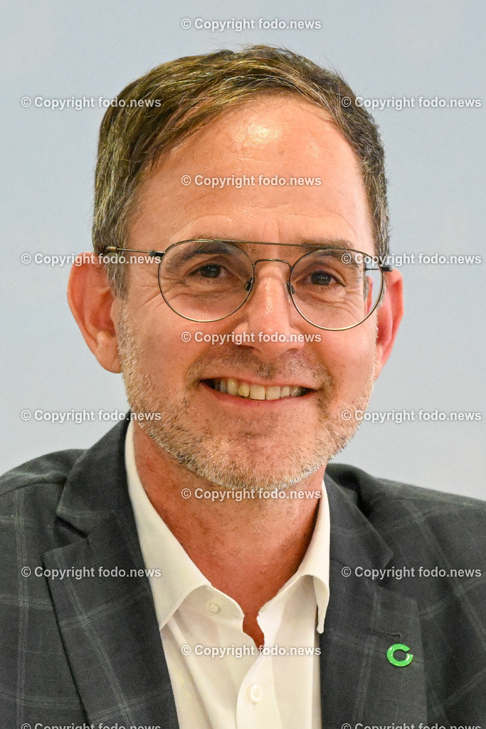 Pressekonferenz LH-StvIn Christine Haberlander (VP)_ Dialogwoche Alkohol_ 03.05.2023-10 | 03.05.2023, Presseclub Linz, AUT, Pressekonferenz LH-StvIn Christine Haberlander (VP), 4. Dialogwoche Alkohol, Alkohol in Oberoesterreich – Praevention, Beratung, Behandlung, Aktuelle OOe-Zahlen zum Konsum, im Bild Michael Pecherstorfer (Vorsitzender des OeGK-Landesstellenausschusses)