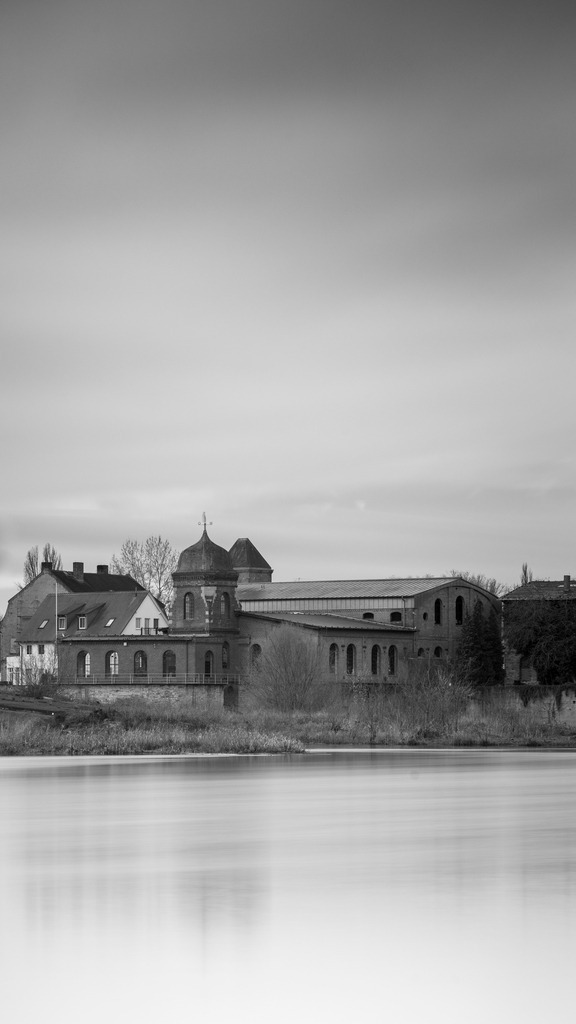 Wasserkraft Bernburg | Wir machen aus Ihren Bildern Erinnerungen für die Ewigkeit | Hochwertige Fotografien für Ihr zu Hause. - Realisiert mit Pictrs.com