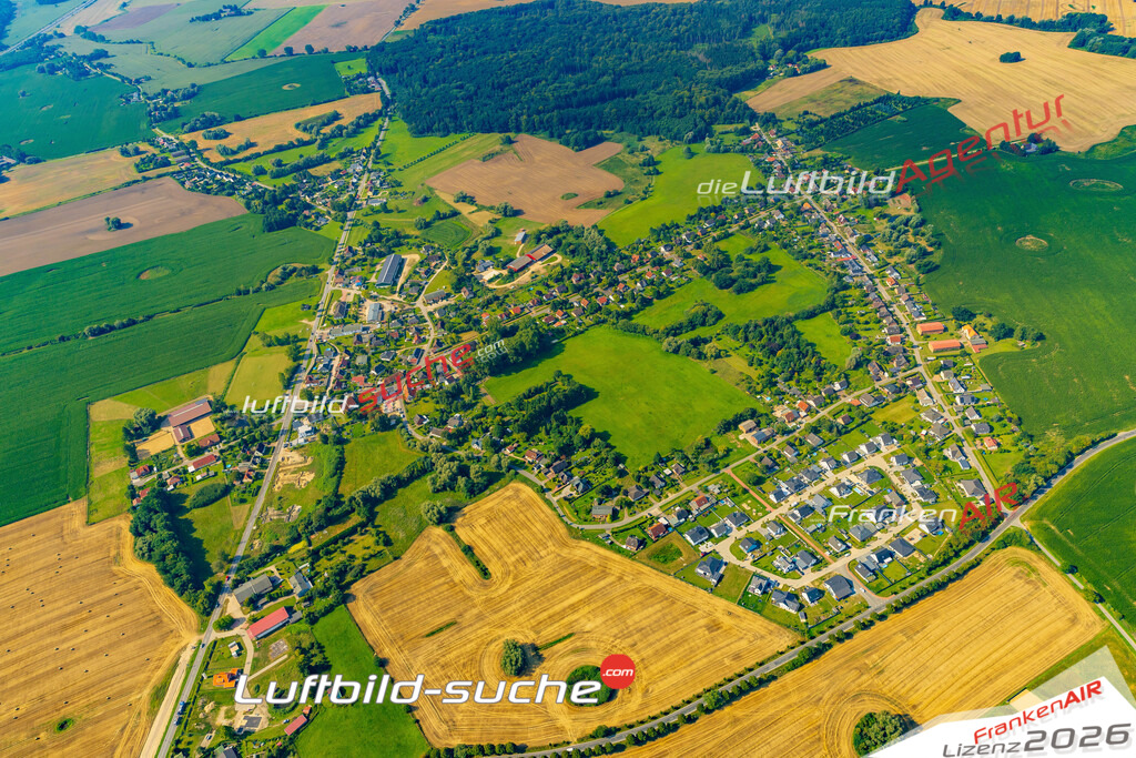 Luftbild Vs Google Maps  Heiligenhagen Dorfmitte  Satow -Das Luftbild wurde 2025 vom UL-Flugzeug heraus erstellt ( keine Drohnenluftbilder ) - Hochauflösende Luftaufnahme -Nicht vergleichbar mit Google Maps oder Satelittenbilder- Die Geschenkidee !Mit Lizenz und Bildrechte bestellbar
