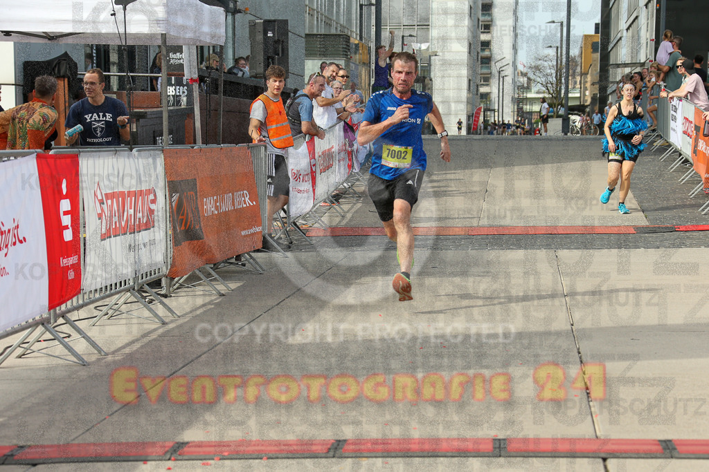 250920_1512_EX1_8560 | Sportfotografie im Rhein-Sieg Kreis, Köln, Bonn, NRW, Rheinland Pfalz, Hessen, etc. Unser Tätigkeitsfeld umfasst den Laufsport vom Volkslauf über den Marathon, Duathlon, Triathon bis zum Ultralauf wie Kölnpfad Ultra oder Schindertrail.