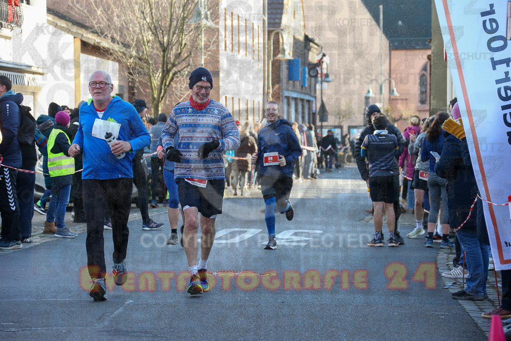 241201_1240_EX1_3061 | Sportfotografie im Rhein-Sieg Kreis, Köln, Bonn, NRW, Rheinland Pfalz, Hessen, etc. Unser Tätigkeitsfeld umfasst den Laufsport vom Volkslauf über den Marathon, Duathlon, Triathon bis zum Ultralauf wie Kölnpfad Ultra oder Schindertrail.