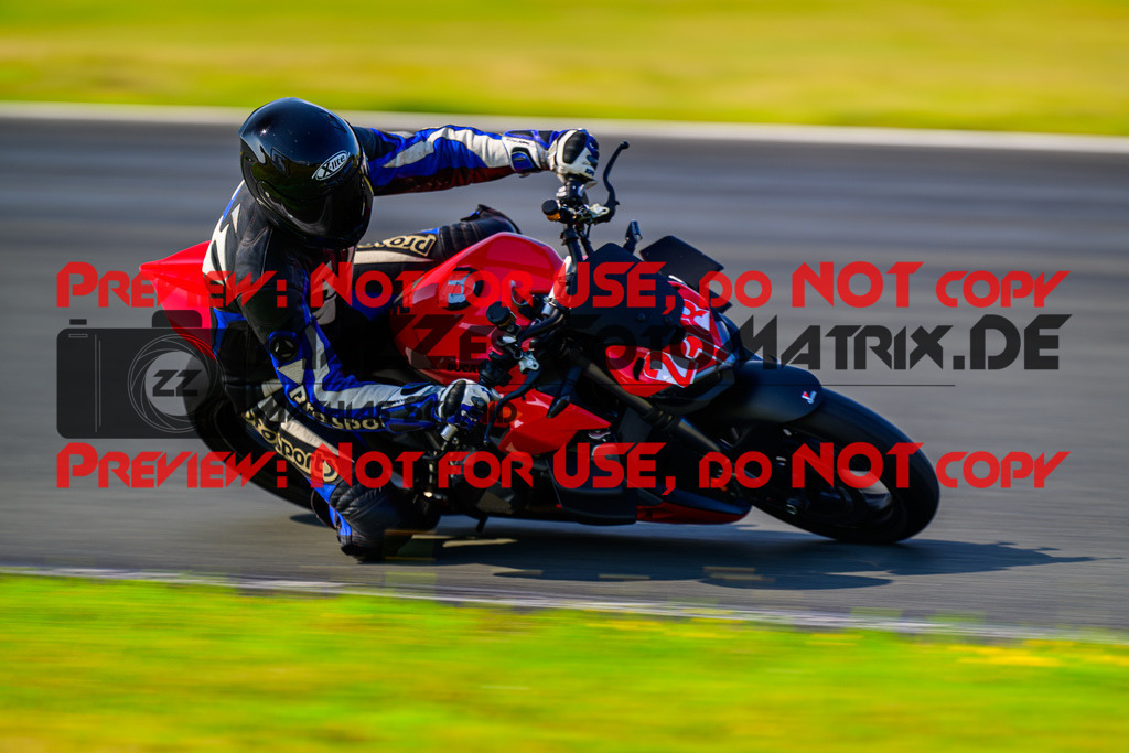 MaZZes_FotoMatrix_240725_6007705_7408 | ROT