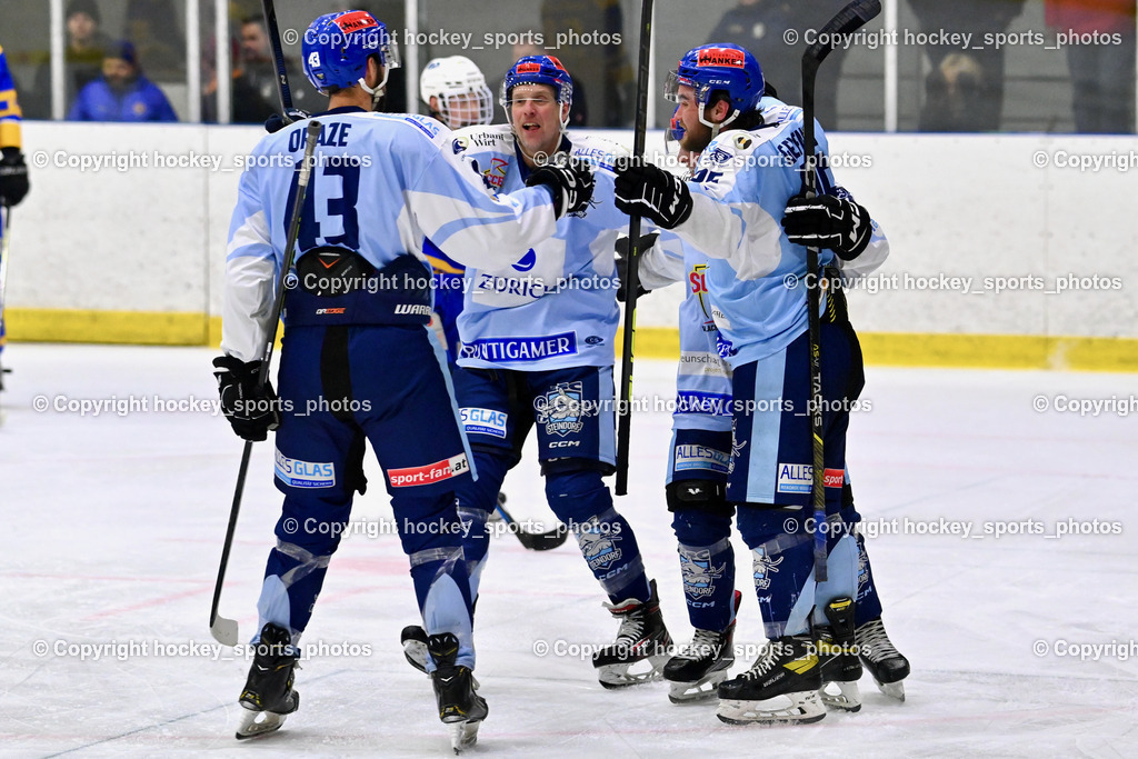 EHC Althofen vs. ESC Steindorf 6.3.2024 | Jubel ESC Steindorf Mannschaft, #43 Oraze Martin ESC Steindorf, #18 Pewal Martin ESC Steindorf, #95 GELFANOV RUSLAN ESC Steindorf, EHC Althofen vs. ESC Steindorf 6.3.2024, EHC Althofen vs. ESC Steindorf am 06.03.2024 in Althofen (Stadthalle Althofen ), Austria, (Photo by Bernd Stefan)