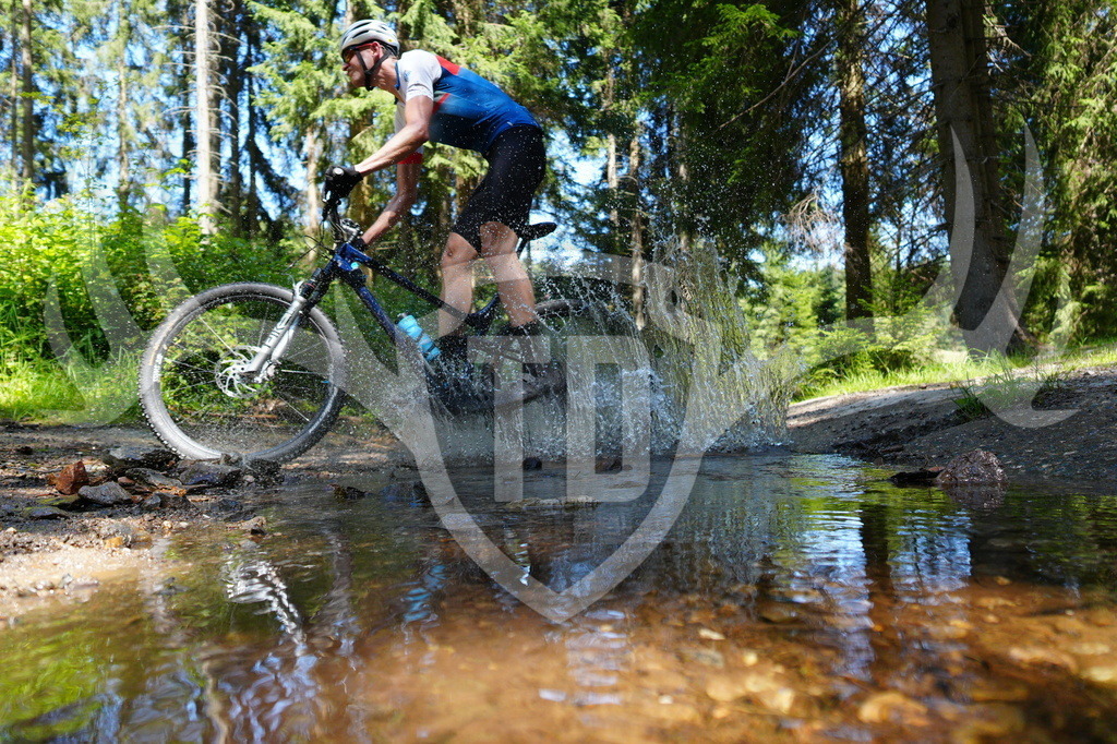 FC604503 | Fotogalerie der Treibjagd im Dunkelwald - Dein MTB Etappenrennen im Erzgebirge - Realisiert mit Pictrs.com