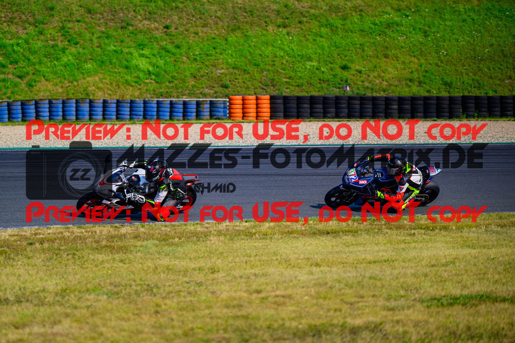 MaZZes_FotoMatrix_240725_6007705_7655 | GELB