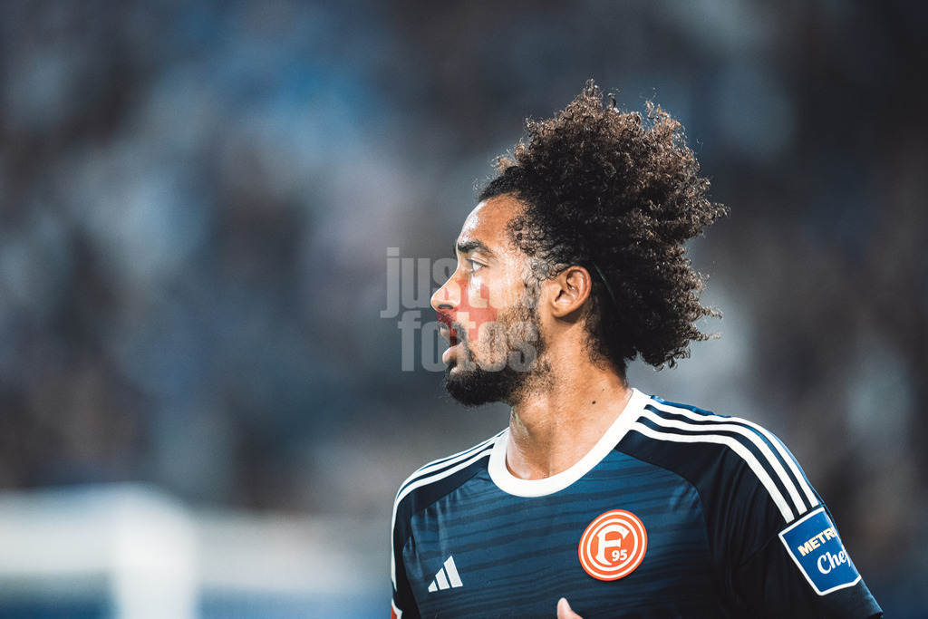 Fußball | Männer | Saison 2023/2024 | 2. Fußball-Bundesliga | Hamburger SV vs. Fortuna Düsseldorf | 29.09.2023 | Emmanuel Iyoha (#19, Fortuna Düsseldorf) Portrait