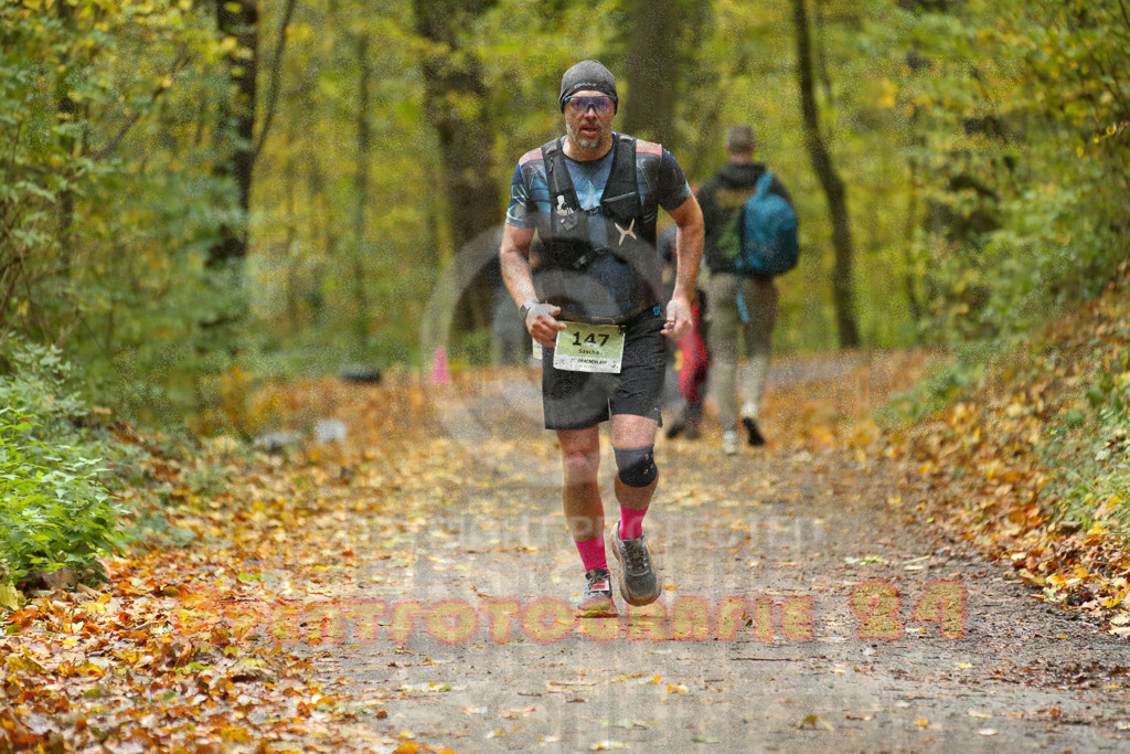 251026_1407_EX1_4109 | Sportfotografie im Rhein-Sieg Kreis, Köln, Bonn, NRW, Rheinland Pfalz, Hessen, etc. Unser Tätigkeitsfeld umfasst den Laufsport vom Volkslauf über den Marathon, Duathlon, Triathon bis zum Ultralauf wie Kölnpfad Ultra oder Schindertrail.
