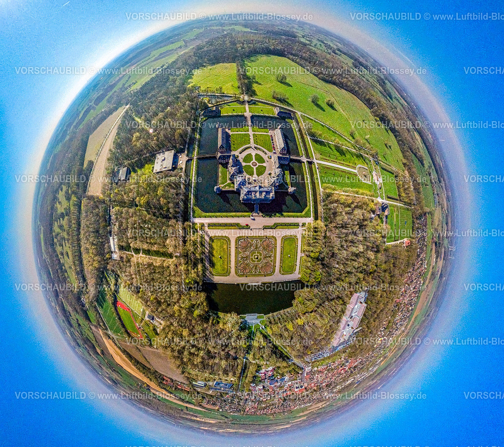 Nordkirchen250490024Schlosspark | Luftbild, Schloss Nordkirchen und Schlosspark, Oranienburg, Orangerie, ehemalige Residenz der Fürstbischöfe von Münster, auch als das Westfälische Versailles benannt, Erdkugel, Fisheye Aufnahme, Fischaugen Aufnahme, 360 Grad Aufnahme, tiny world, little planet, fisheye Bild, , Nordkirchen, Ruhrgebiet, Nordrhein-Westfalen, Deutschland