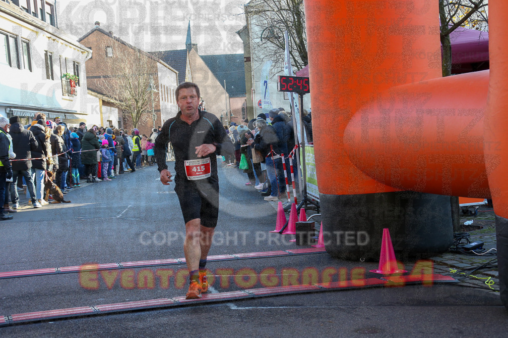 241201_1228_EX1_2315 | Sportfotografie im Rhein-Sieg Kreis, Köln, Bonn, NRW, Rheinland Pfalz, Hessen, etc. Unser Tätigkeitsfeld umfasst den Laufsport vom Volkslauf über den Marathon, Duathlon, Triathon bis zum Ultralauf wie Kölnpfad Ultra oder Schindertrail.