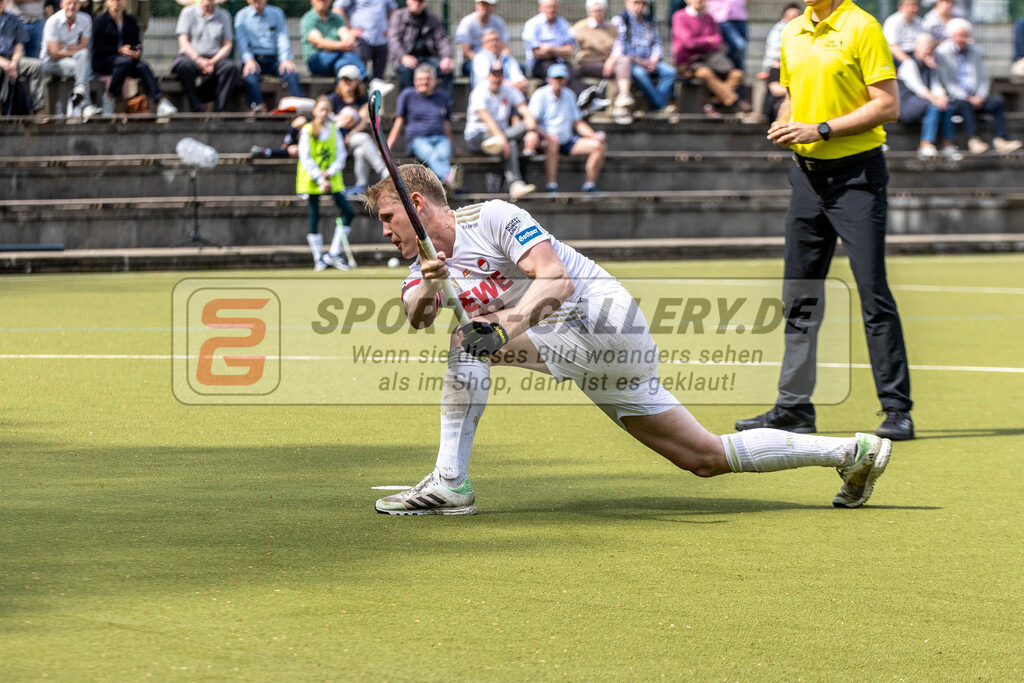 MJ_UHTC-RWK_13.04.2024-27 | Tom Grambusch (Rot-Weiss Köln #15), Uhlenhorst Mülheim - Rot-Weiß Köln am 13.4.2024 in der Waldstadion, Mülheim a.d.Ruhr