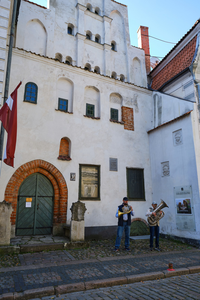 Historische Hausreihe Drei Brüder  | Riga, Lettland - August 20, 2022: Historische Hausreihe Drei Brüder in der Gasse. - Realisiert mit Pictrs.com