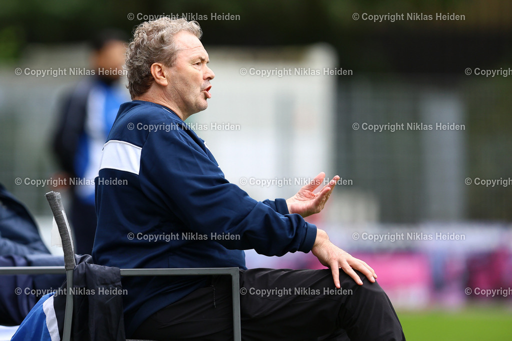 NH_FCEintrachtNorderstedt_BremerSV_RegionalligaNord_12102025 | Ralf Voigt (Trainer, Bremer SV)Fußball I Herren I Regionalliga Nord I Saison 2025-2026 I 14. Spieltag I FC Eintracht Norderstedt - Bremer SV I 12.10.2025 I Edmund-Plambeck-Stadion