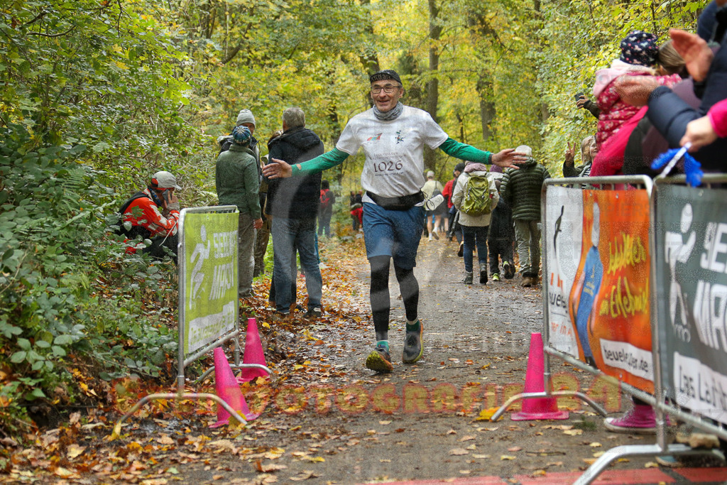 251026_1313_EX1_2919 | Sportfotografie im Rhein-Sieg Kreis, Köln, Bonn, NRW, Rheinland Pfalz, Hessen, etc. Unser Tätigkeitsfeld umfasst den Laufsport vom Volkslauf über den Marathon, Duathlon, Triathon bis zum Ultralauf wie Kölnpfad Ultra oder Schindertrail.