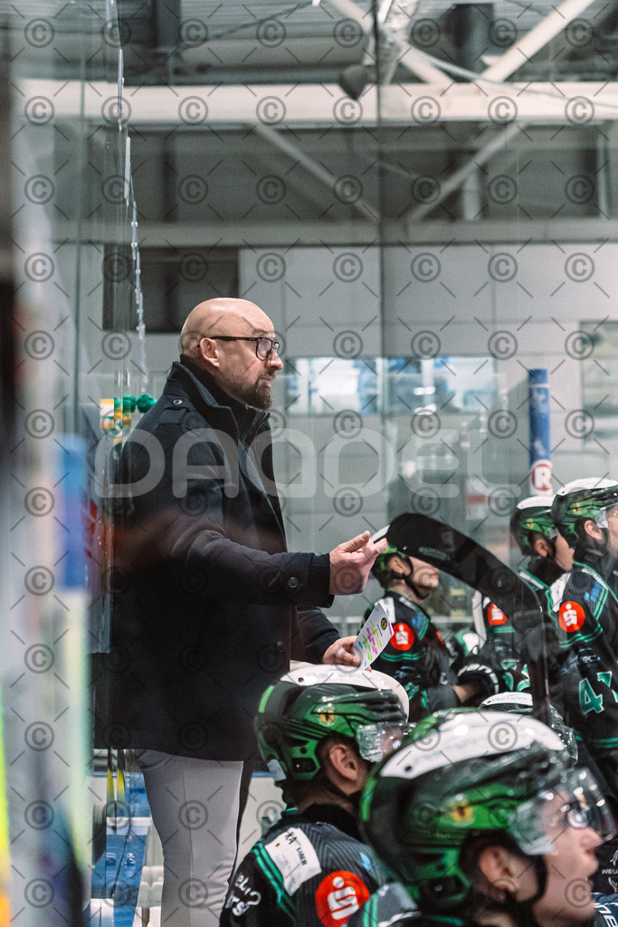 Alligators_vs_Erding_12_12_2025-166 | Höchstadt Alligators Fotogalerie: Eishockey-Action aus Franken. Professionelle Spielfotos, Portraits & Stadionbilder zum Download. Jetzt entdecken! - Realisiert mit Pictrs.com