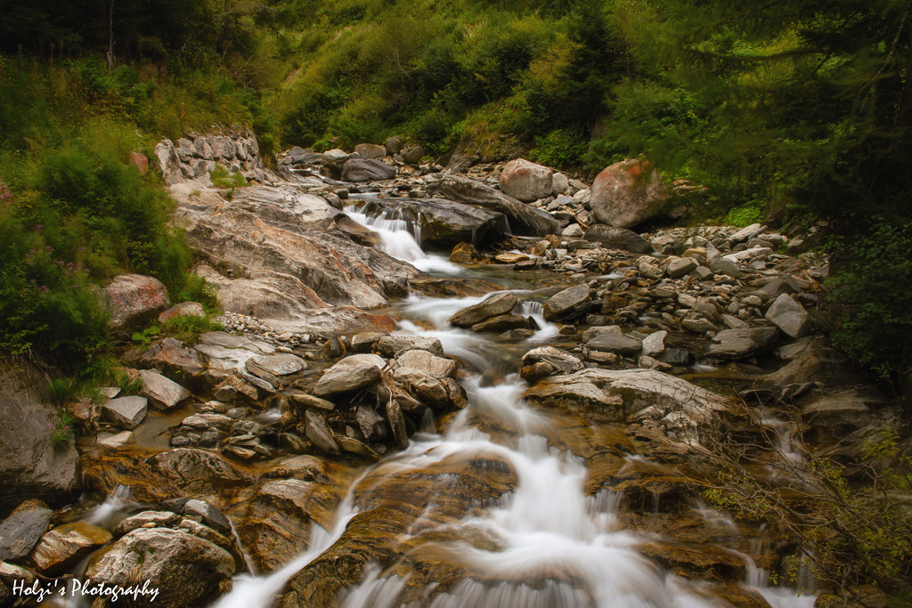 The calming river flow | Holzisphotography, Landschaftsfotografie, Wildlifefotogorafie - Realisiert mit Pictrs.com