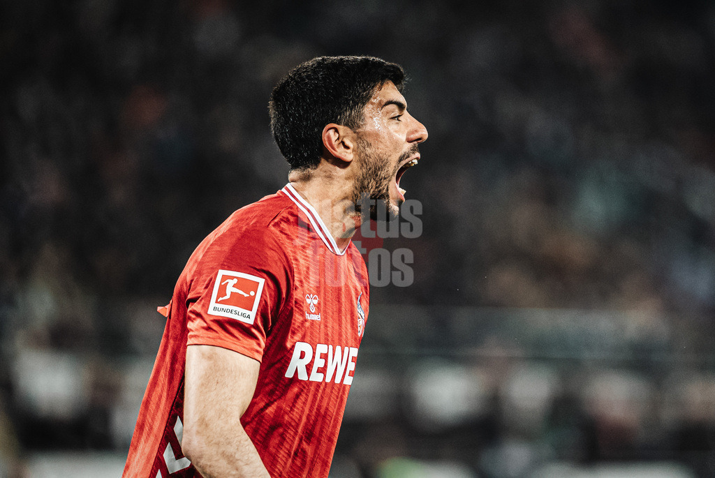 Fußball | Männer | Saison 2025/2026  | Fußball-Bundesliga | 30. Spieltag | FC St. Pauli vs. 1. FC Köln | 17.04.2026 | Cenk Özkacar (#39, 1. FC Köln) emotional