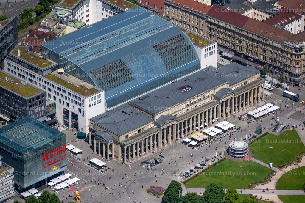 4034784 | STUTTGART 22.07.2020 Gebäude des Einkaufszentrum " Königsbau Passagen " an der Königstraße in Stuttgart im Bundesland Baden-Württemberg, Deutschland. Weiterführende Informationen bei: ATP Planungs- und Beteiligungs AG,  ECE Marketplaces GmbH & Co. KG,  ECE Projektmanagement G.m.b.H & Co. KG,  HASCHER JEHLE Architektur,  Wayss & Freytag Ingenieurbau AG. // Building of the shopping center " Koenigsbau Passagen " on street Koenigstrasse in Stuttgart in the state Baden-Wuerttemberg, Germany. Further information at: ATP Planungs- und Beteiligungs AG,  ECE Marketplaces GmbH & Co. KG,  ECE Projektmanagement G.m.b.H & Co. KG,  HASCHER JEHLE Architektur,  Wayss & Freytag Ingenieurbau AG. Foto: Gerhard Launer