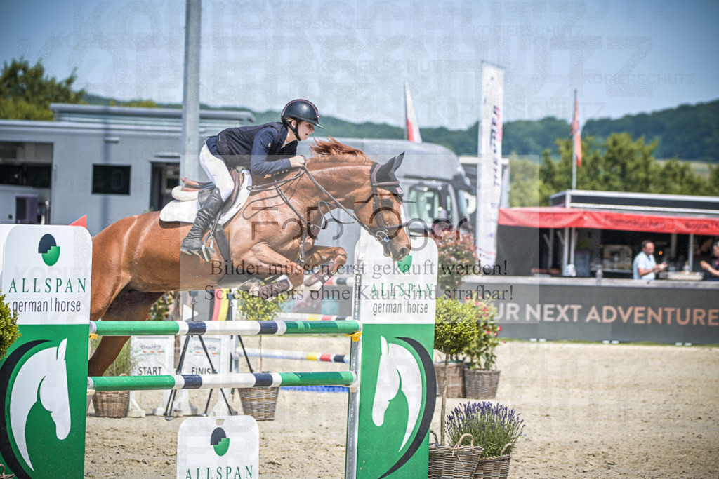 DOS_4030 | Entdecke hochwertige Reitturnierfotos von Foto Oger. Professionell, emotional und authentisch – jetzt Lieblingsmomente im Shop bestellen.Deutschlandweite Turnierfotografie. - Realisiert mit Pictrs.com