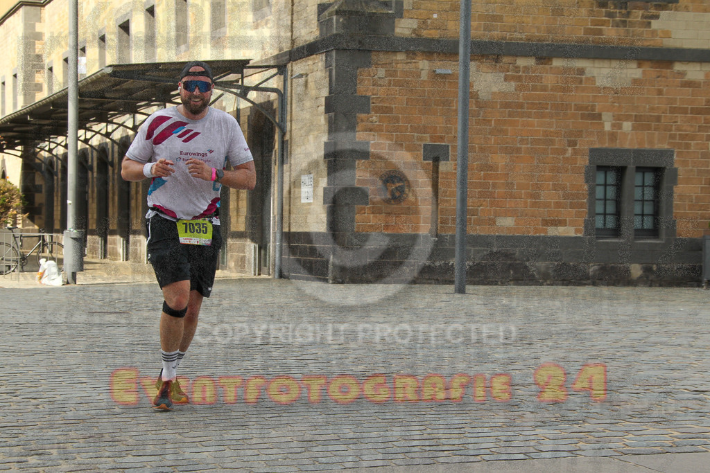 250920_1526_EV4_8809 | Sportfotografie im Rhein-Sieg Kreis, Köln, Bonn, NRW, Rheinland Pfalz, Hessen, etc. Unser Tätigkeitsfeld umfasst den Laufsport vom Volkslauf über den Marathon, Duathlon, Triathon bis zum Ultralauf wie Kölnpfad Ultra oder Schindertrail.