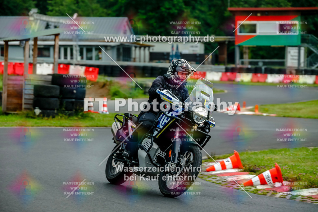 VBK-3572 | Hier findet Ihr Bilder von Touristenfahrten auf der Nürburgring Nordschleife oder von anderen Veranstaltungen die ich besucht habe. Viel Spass beim Durch Schauen 
