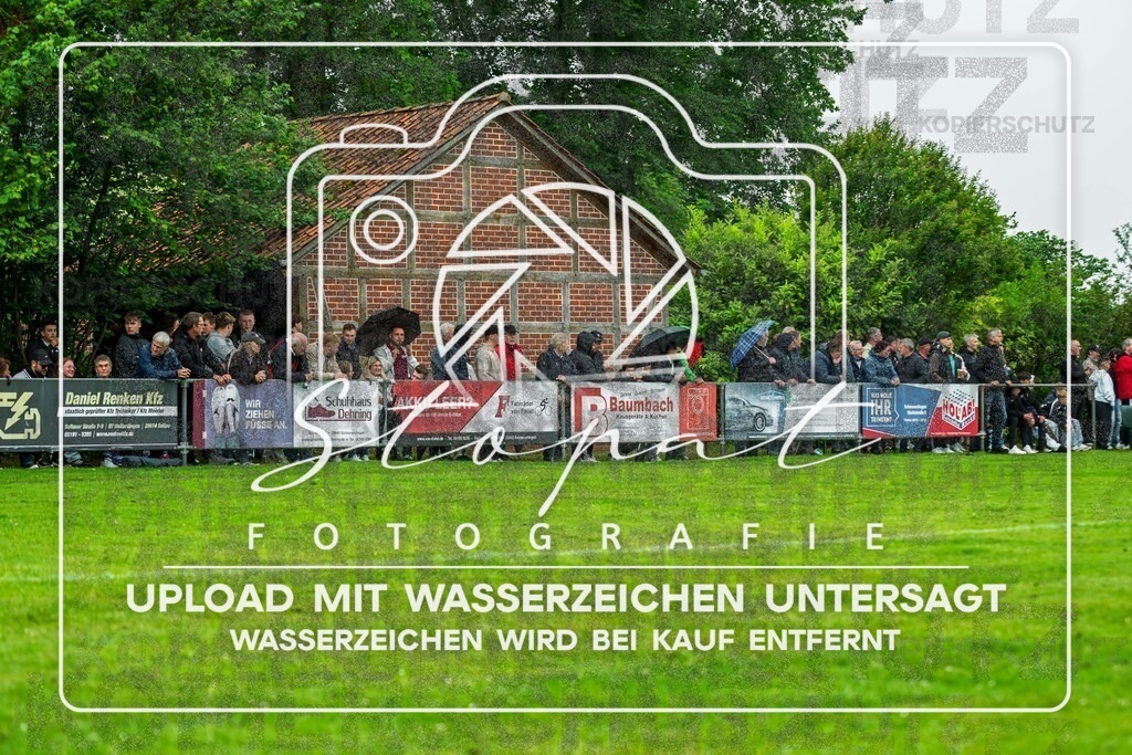 Final Kreispokal HK - Germania Walsrode vs. TSV Wietzendorf | Zuschauer; Finale Kreispokal HK - Germania Walsrode vs. TSV Wietzendorf am 07.06.2026 in Sportplatz Alter Schulweg, Schülern - Realisiert mit Pictrs.com