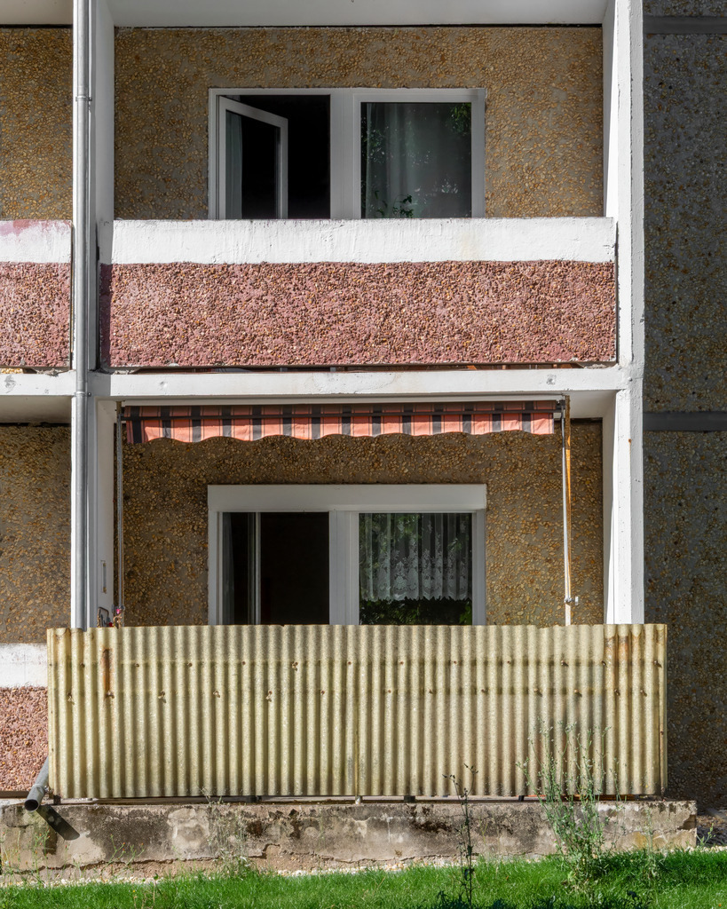 Jena-Winzerla | Brüstung WBS70 – Ostmoderne - Realisiert mit Pictrs.com