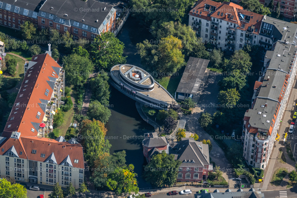 4041904 | LEIPZIG 14.09.2020 Gebäude der Veranstaltungshalle " Kulturhafen am Riverboat " in Tropfenform am Karl-Heine-Kanal an der Erich-Zeigner-Allee im Ortsteil Plagwitz in Leipzig im Bundesland Sachsen, Deutschland.