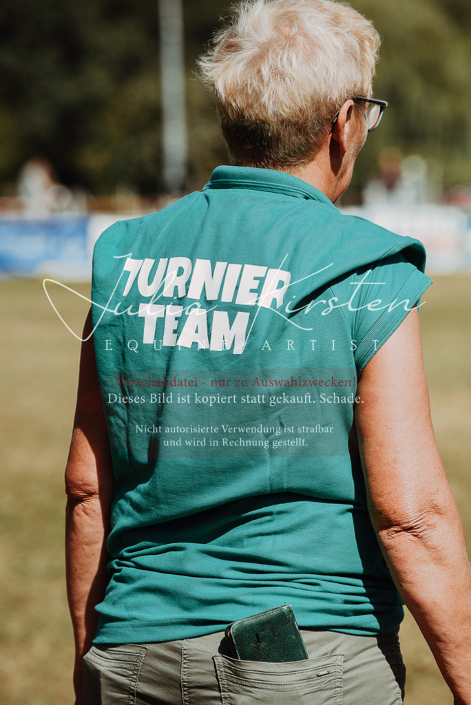 DSC_6359 | Pferde- und Turnierfotografie in Westsachsen. Pferdeportraits, Auftragszeichnungen und intuitive Kunst.