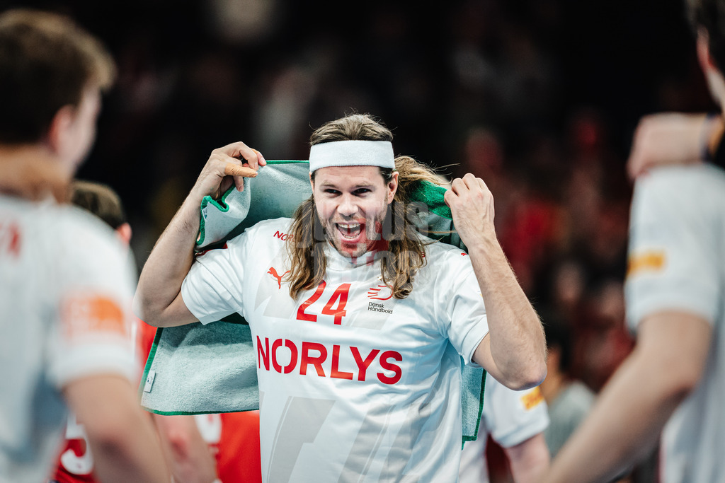 Handball | Herren | EHF EURO 2024 | European Championshop Men 2024 Final Tournament | Norwegen vs. Dänemark | 21.01.2024 | Mikkel Hansen (#24, Dänemark, DEN) freut sich nach dem Sieg