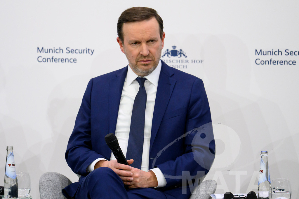 _DWA6580 | MATA IndoCon - Realisiert mit Pictrs.com