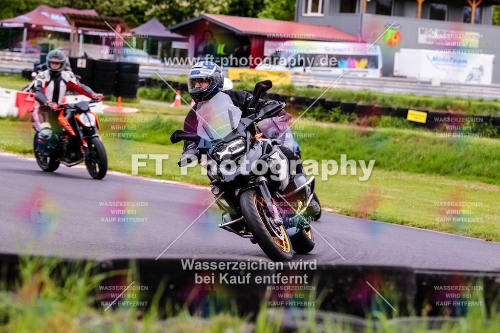 MotoTeamVBK-20368 | Hier findet Ihr Bilder von Touristenfahrten auf der Nürburgring Nordschleife oder von anderen Veranstaltungen die ich besucht habe. Viel Spass beim Durch Schauen 